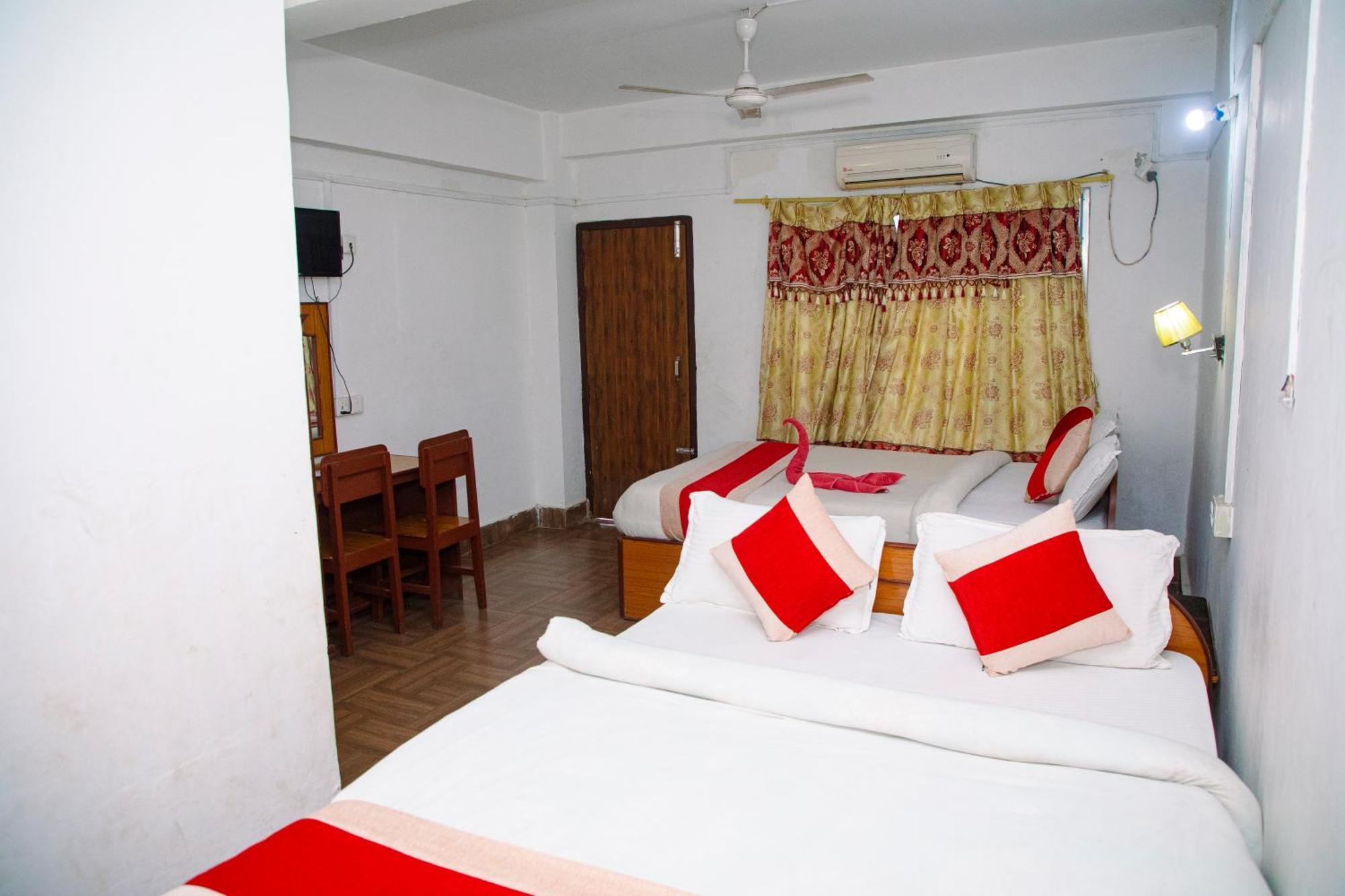 Hotel Shiva'S Dream Sauraha Exterior photo