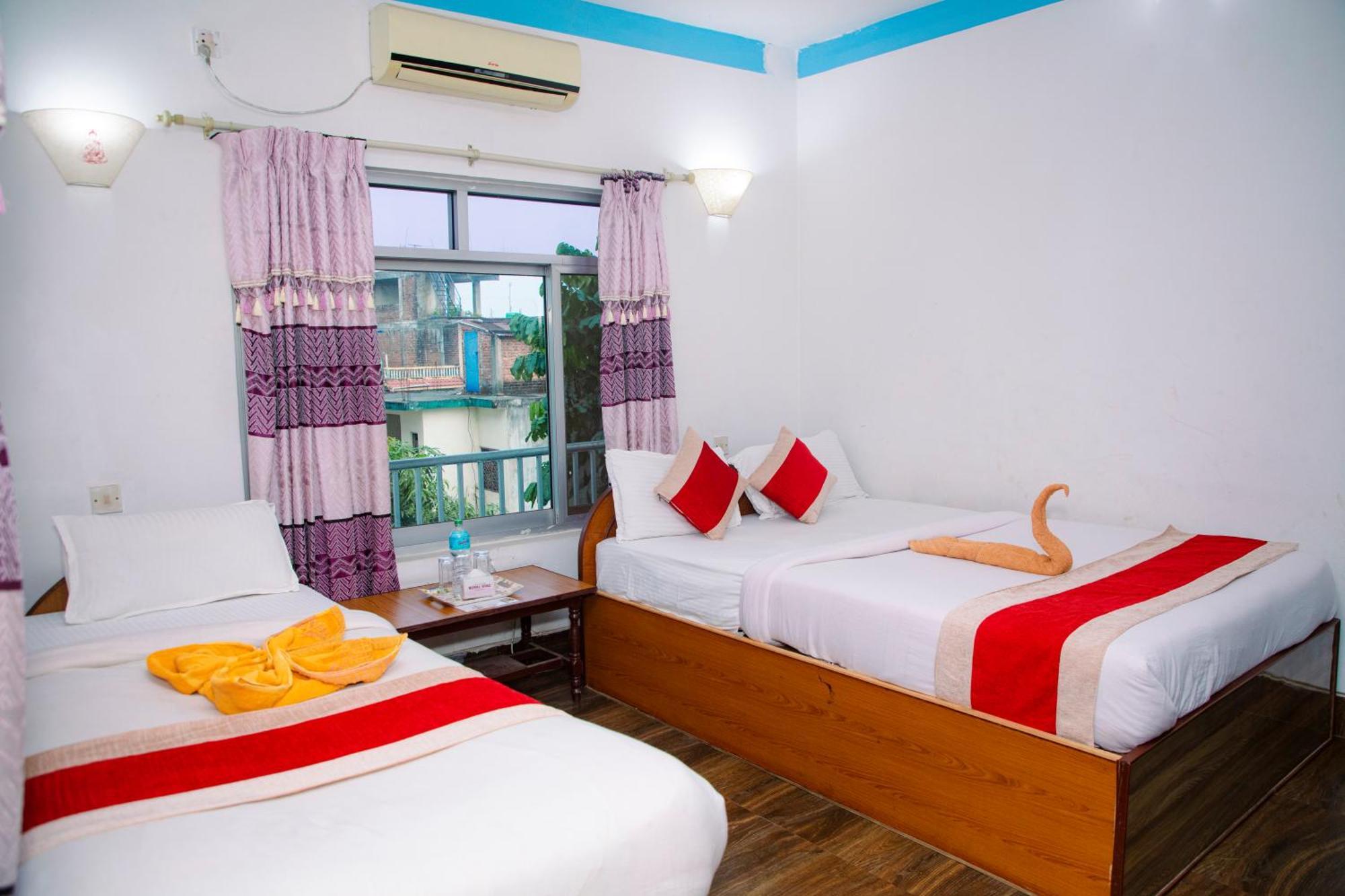 Hotel Shiva'S Dream Sauraha Exterior photo