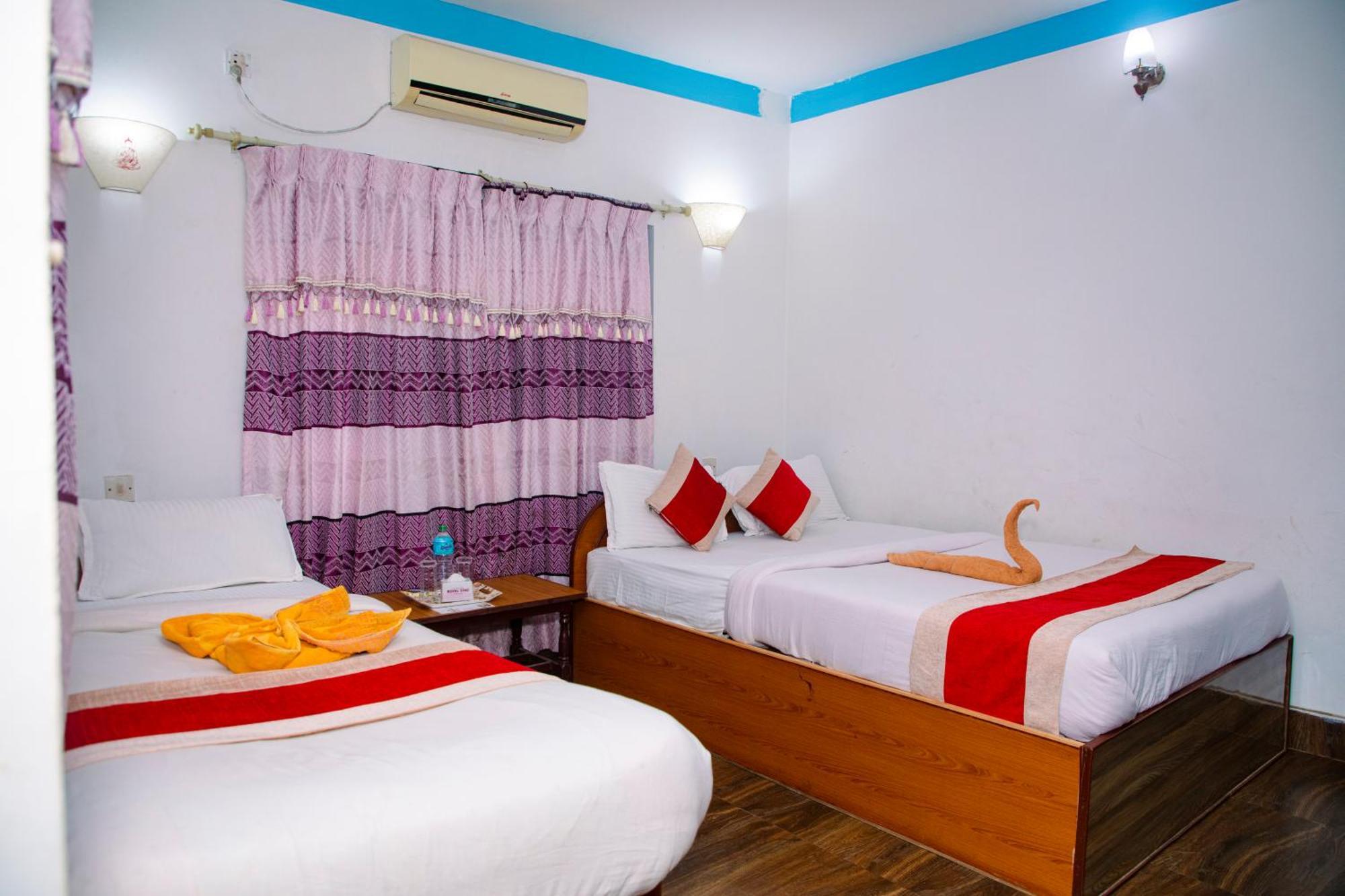 Hotel Shiva'S Dream Sauraha Exterior photo