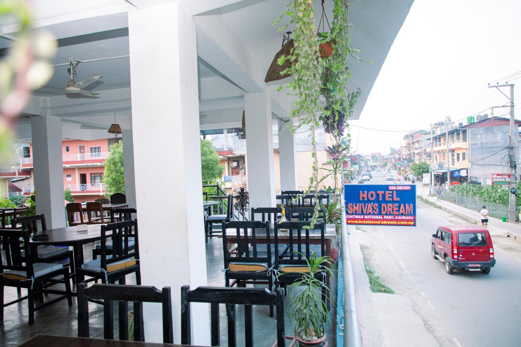 Hotel Shiva'S Dream Sauraha Exterior photo