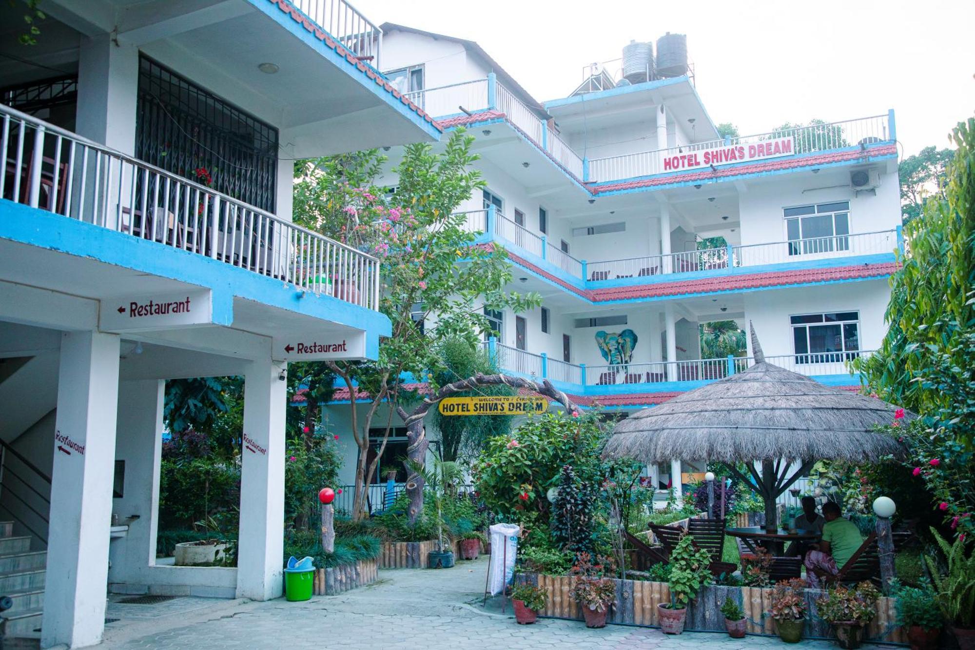 Hotel Shiva'S Dream Sauraha Exterior photo