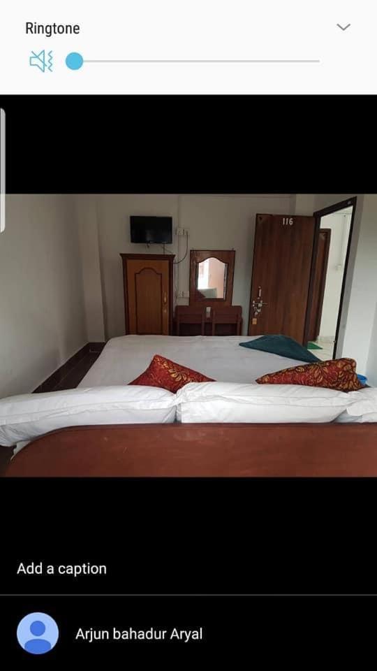 Hotel Shiva'S Dream Sauraha Exterior photo